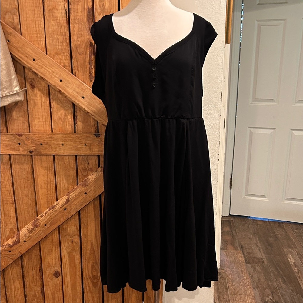 Elegant Black Sleeveless Midi Dress